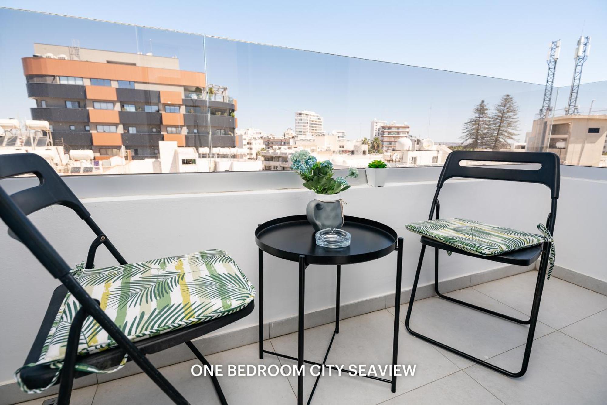 Lazuli City & Seaview Apartments Larnaca Room photo