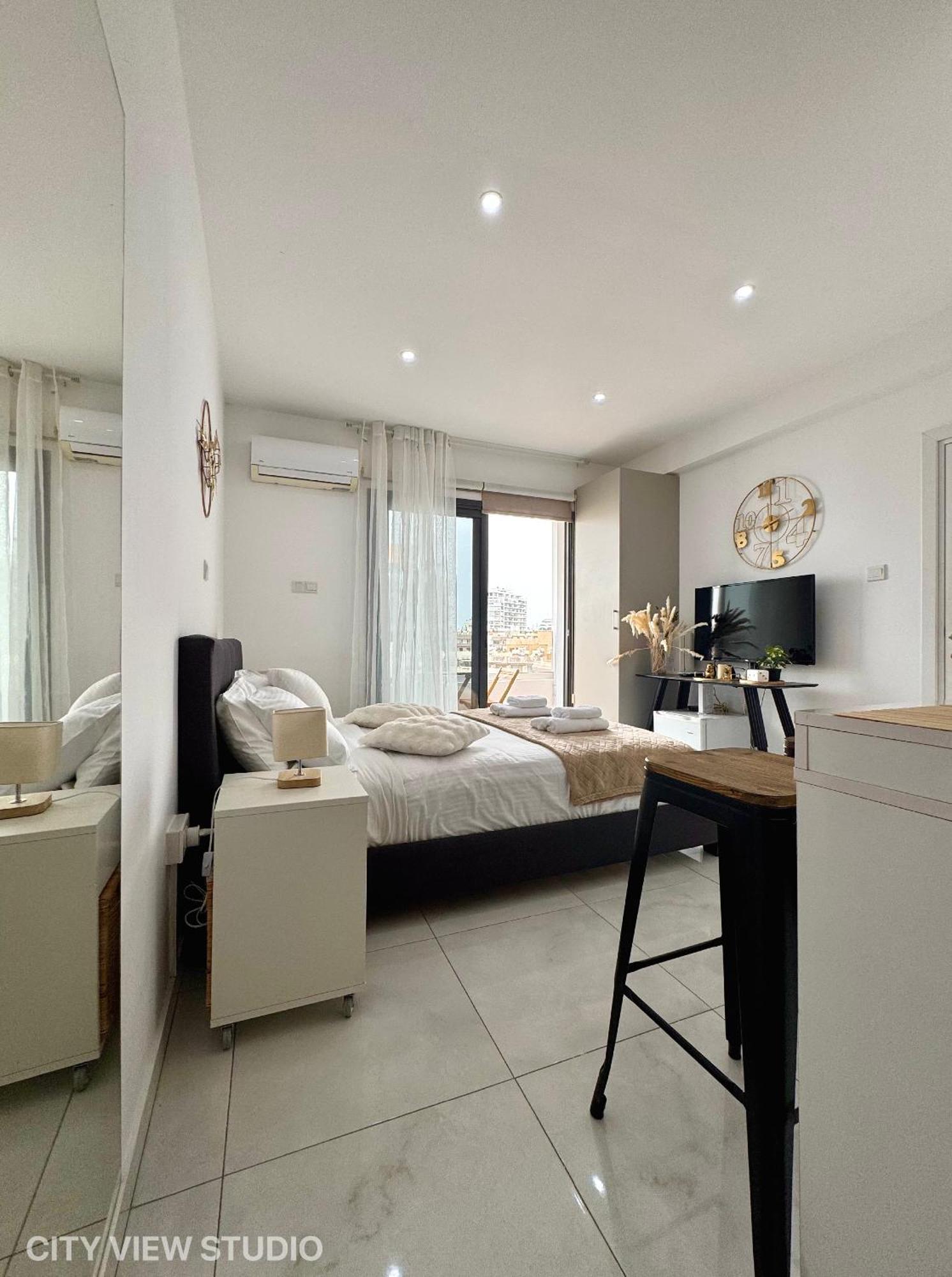 Lazuli City & Seaview Apartments Larnaca Room photo